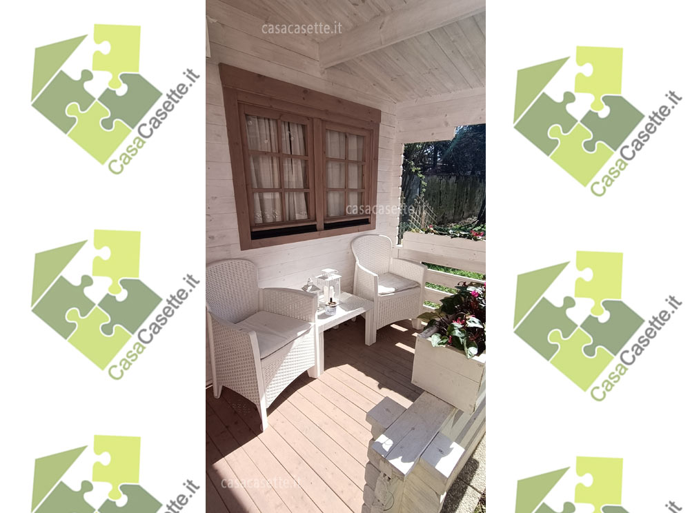 Veranda esterna per eventi speciali nella casetta di legno